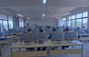 电子商务专业用带电脑吗